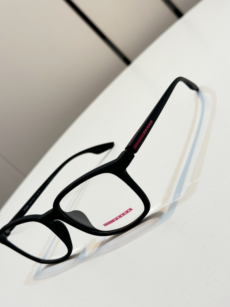 PRADA SUNGLASSES