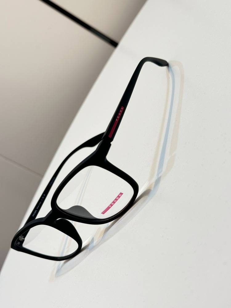 PRADA SUNGLASSES