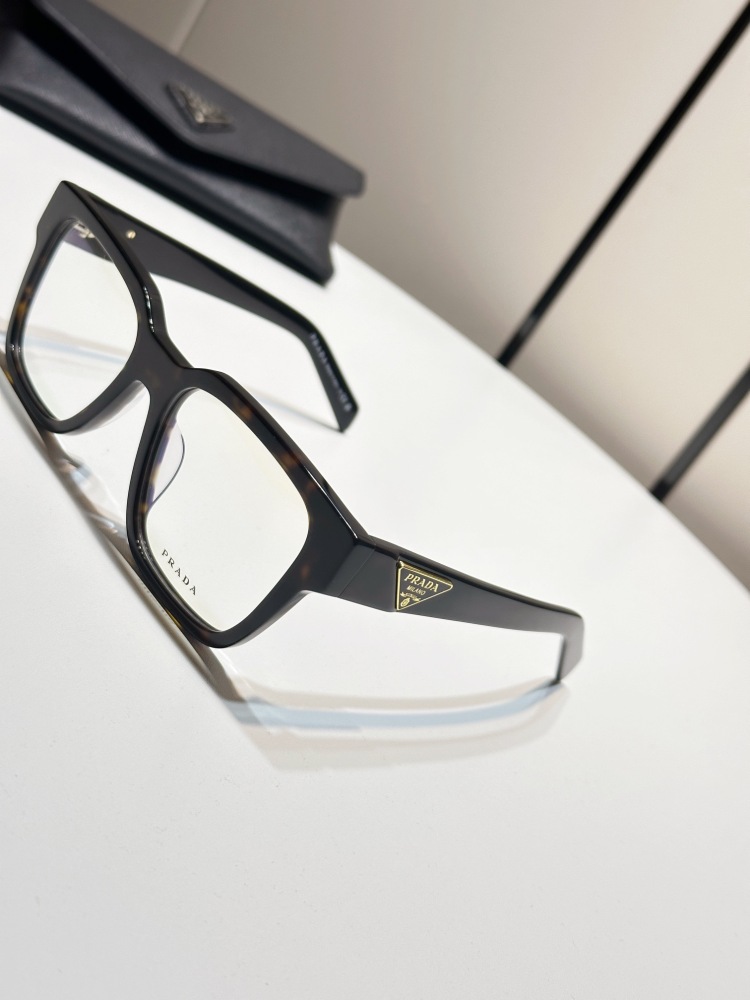 PRADA SUNGLASSES