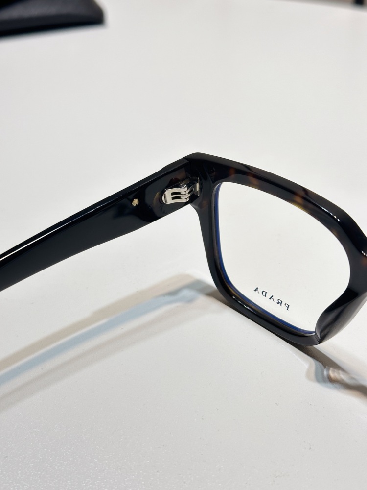 PRADA SUNGLASSES