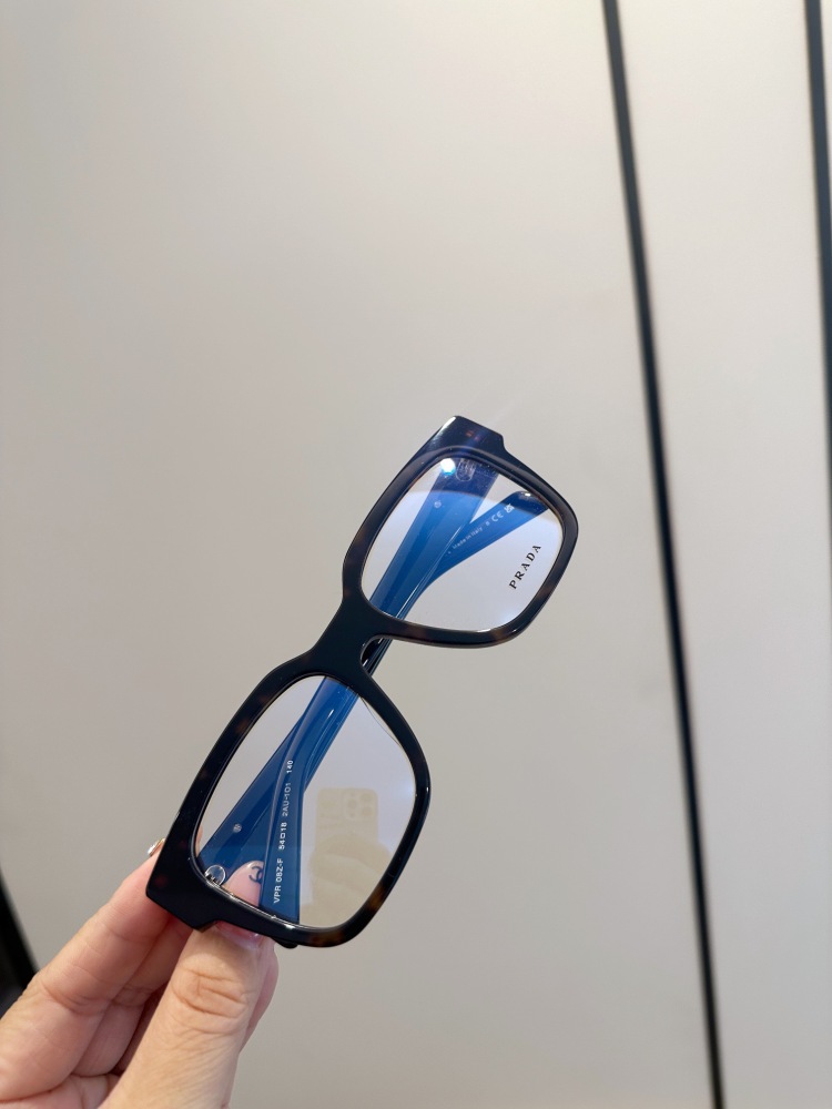 PRADA SUNGLASSES