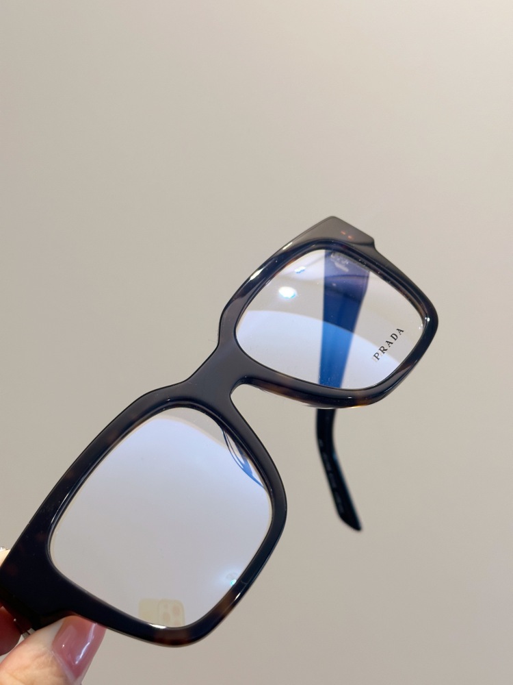 PRADA SUNGLASSES