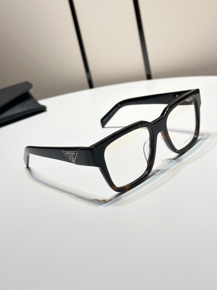 PRADA SUNGLASSES