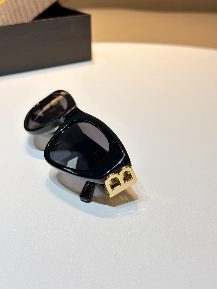 BALENCIAGA SUNGLASSES