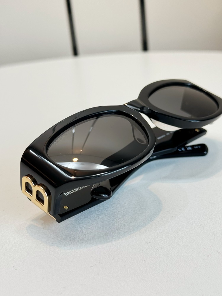 BALENCIAGA SUNGLASSES