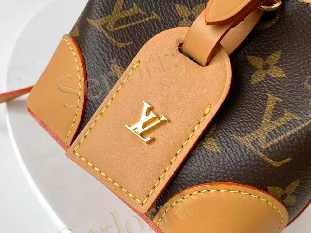 LOUIS VUITTON NOÉ PURSE