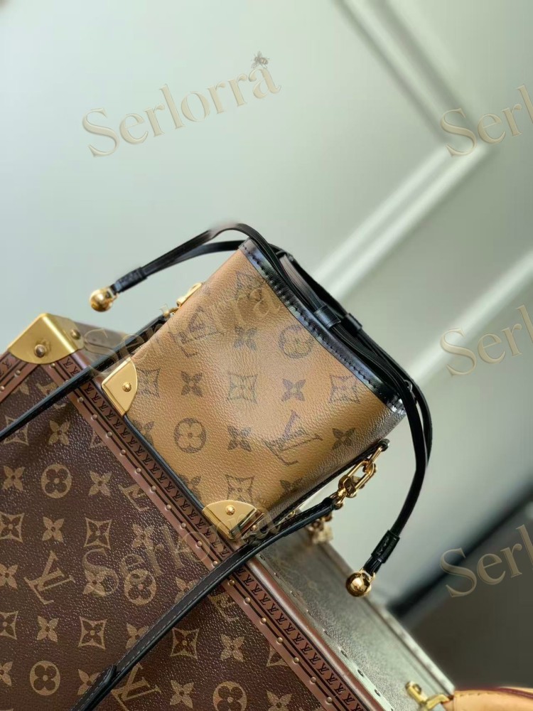 LOUIS VUITTON NOÉ PURSE LV CHARMS