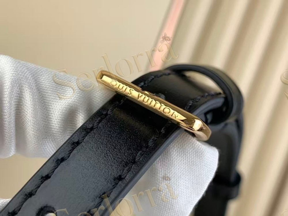 LOUIS VUITTON NOÉ PURSE LV CHARMS
