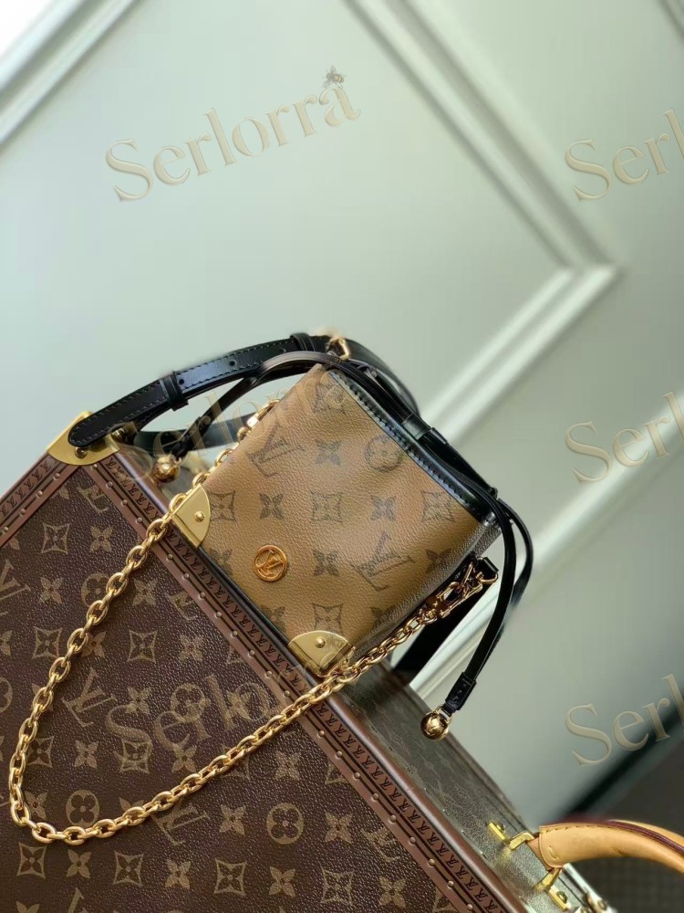 LOUIS VUITTON NOÉ PURSE LV CHARMS