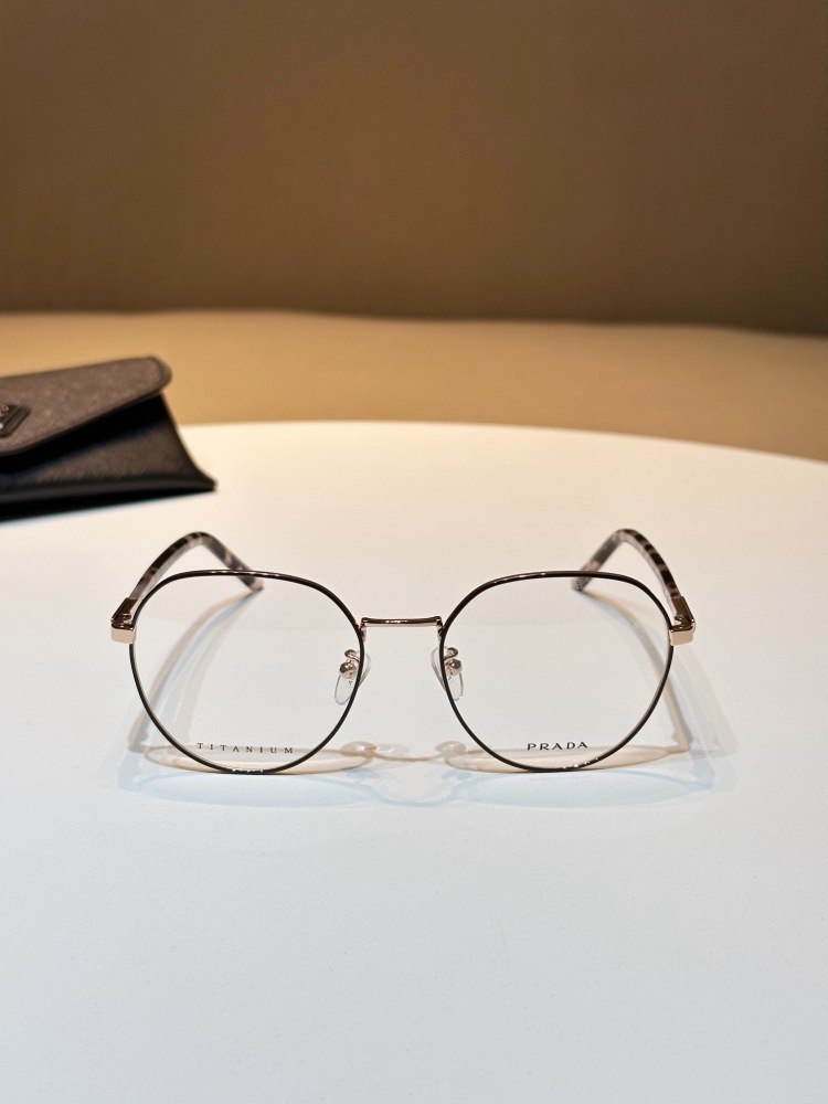 PRADA SUNGLASSES