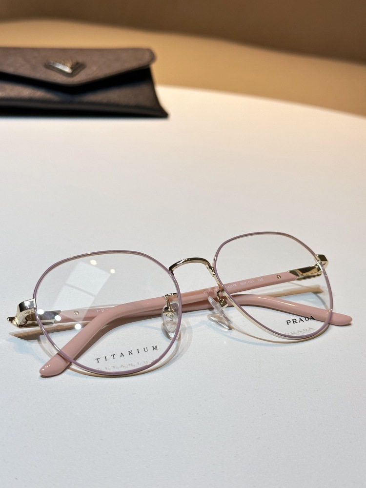PRADA SUNGLASSES