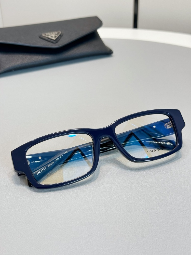 PRADA GLASSES