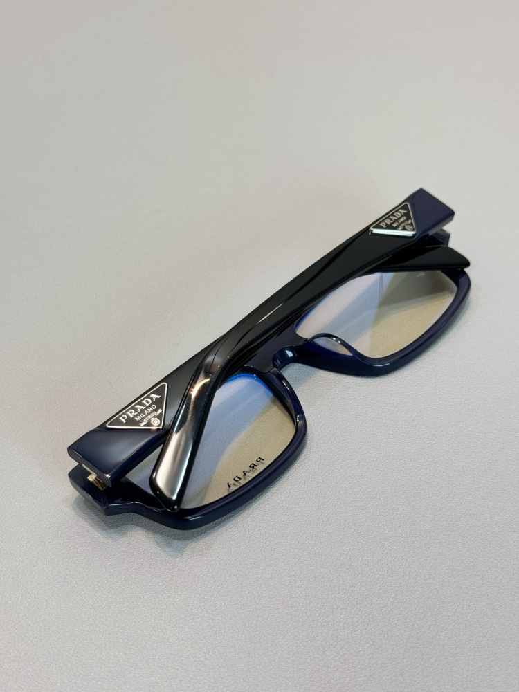 PRADA GLASSES