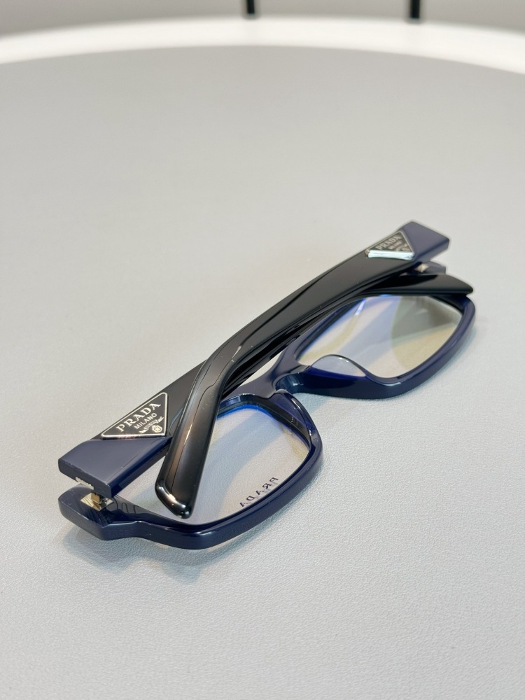 PRADA GLASSES