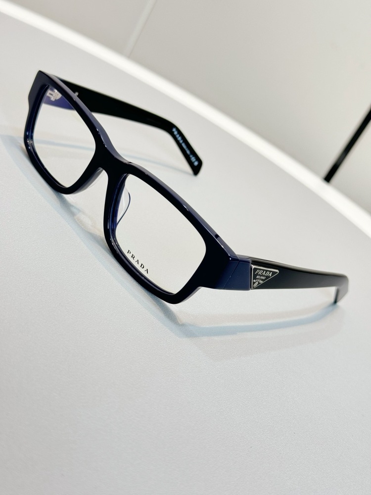 PRADA GLASSES