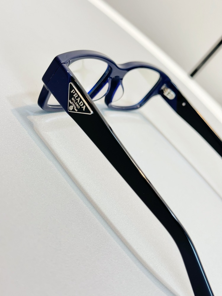 PRADA GLASSES