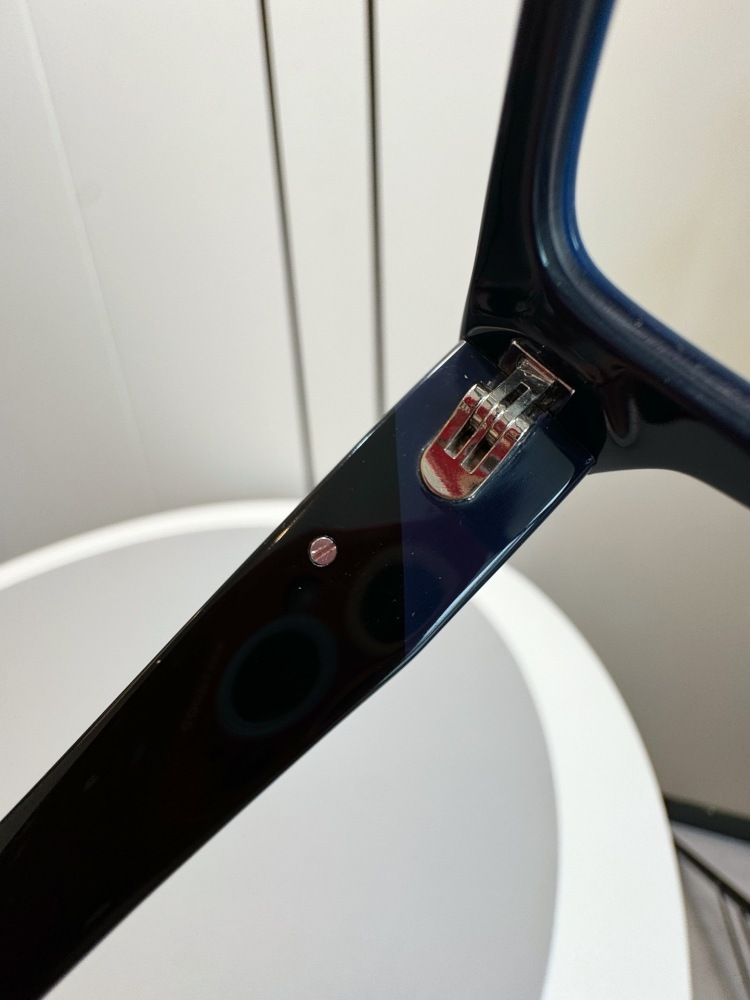 PRADA GLASSES