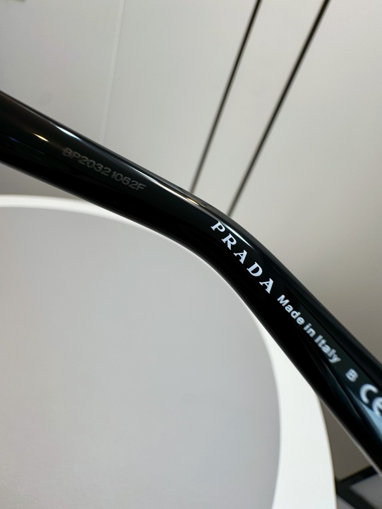 PRADA GLASSES