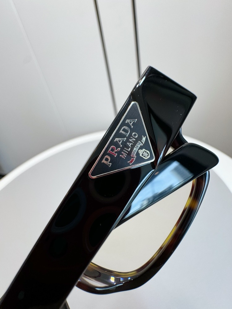 PRADA GLASSES