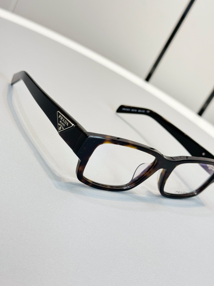 PRADA GLASSES