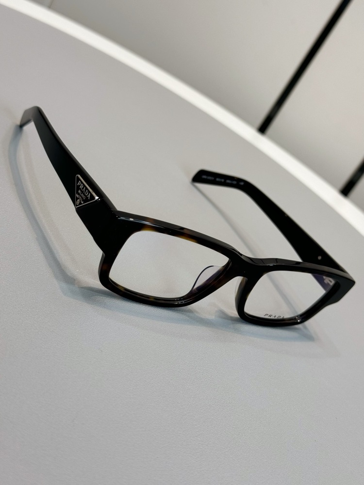 PRADA GLASSES