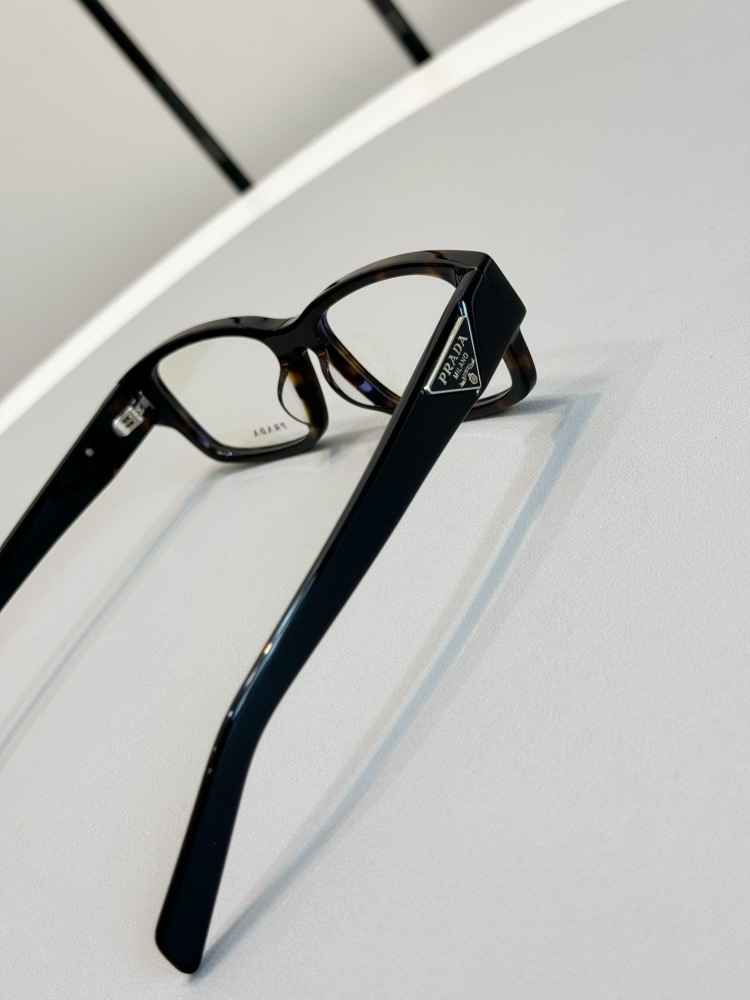 PRADA GLASSES