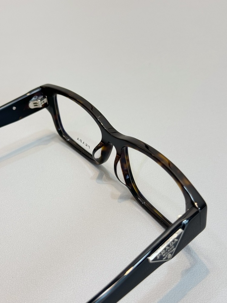 PRADA GLASSES