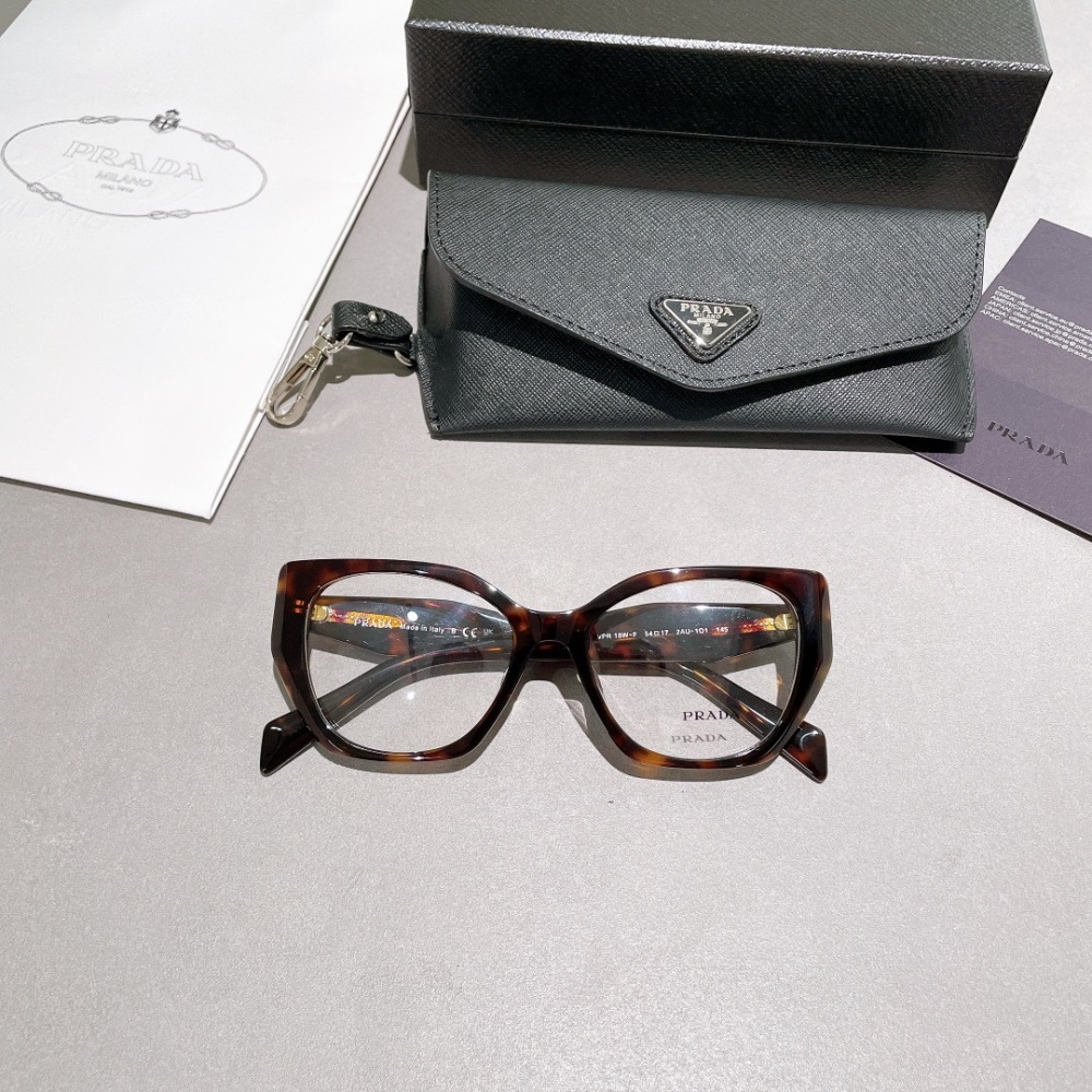 PRADA GLASSES