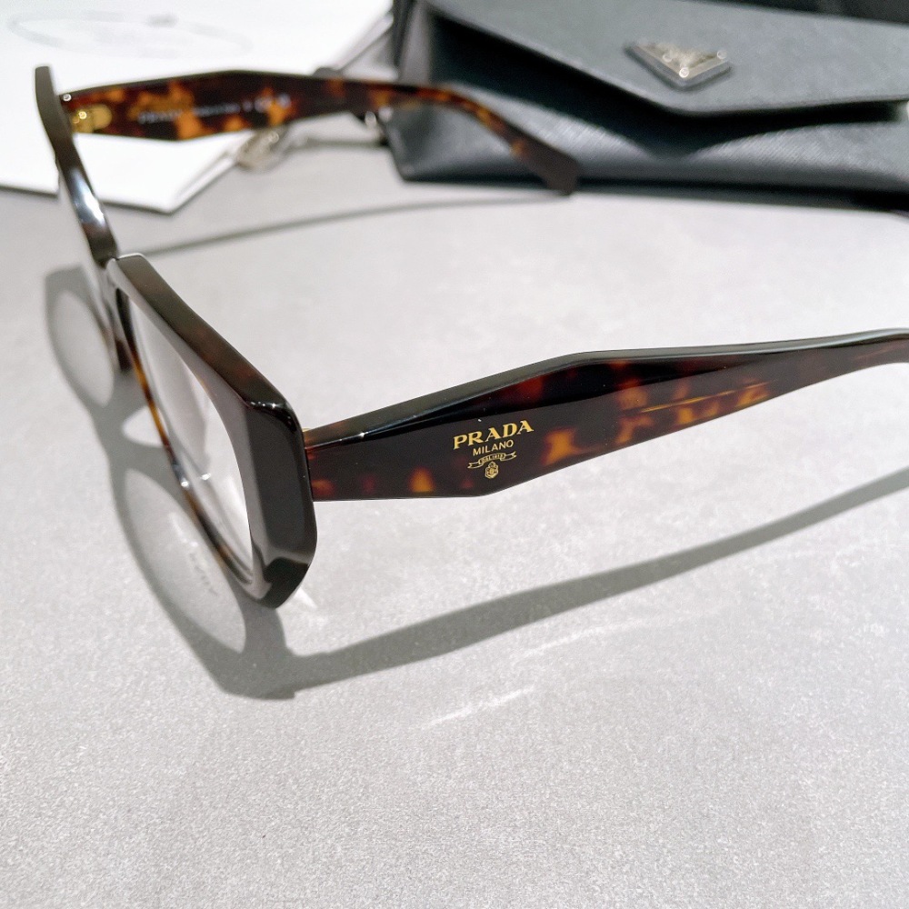 PRADA GLASSES