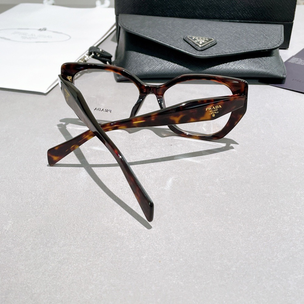 PRADA GLASSES