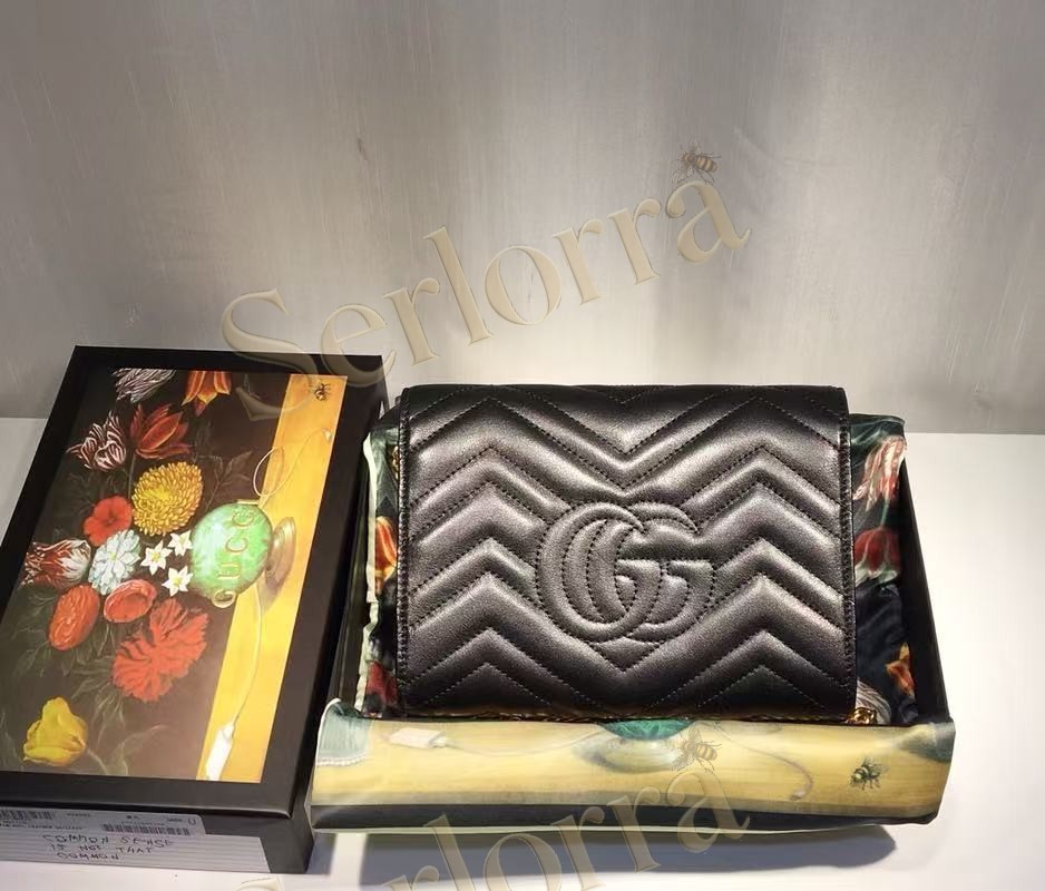 GUCCI GG SUPREME WEB POUCH