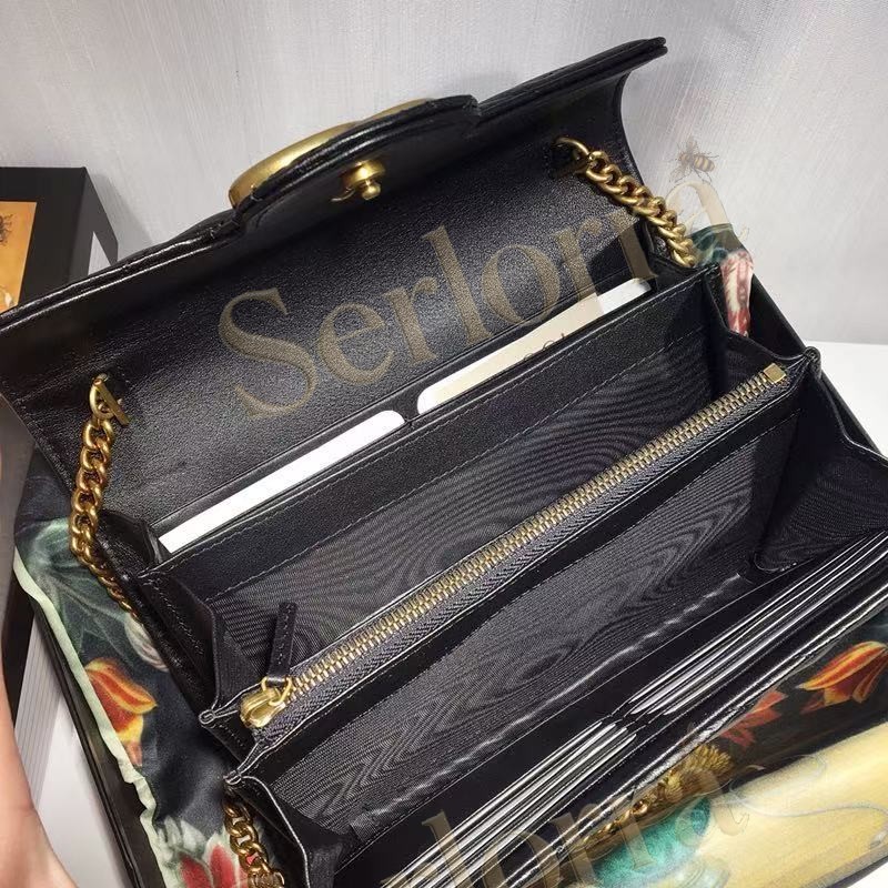 GUCCI GG SUPREME WEB POUCH