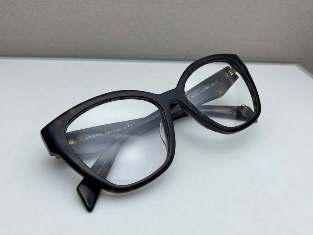 PRADA SUNGLASSES