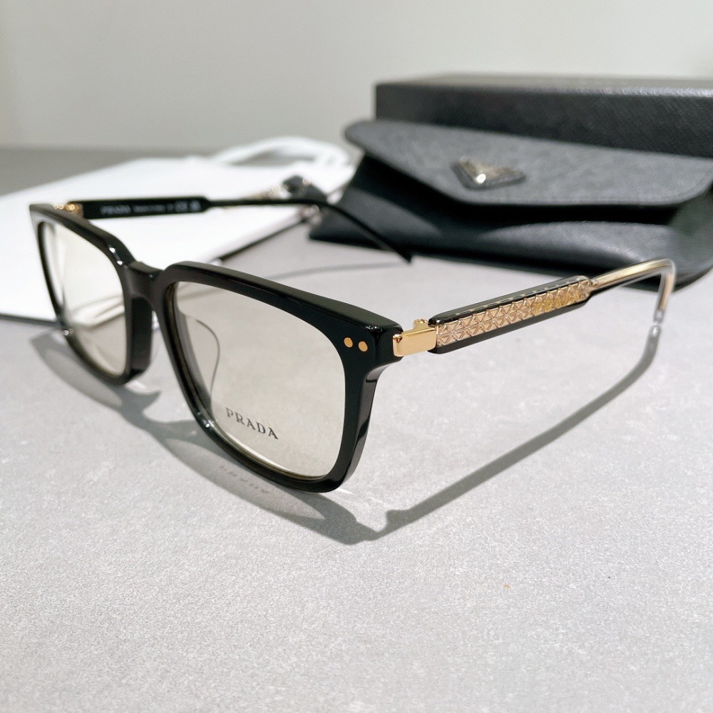 PRADA SUNGLASSES