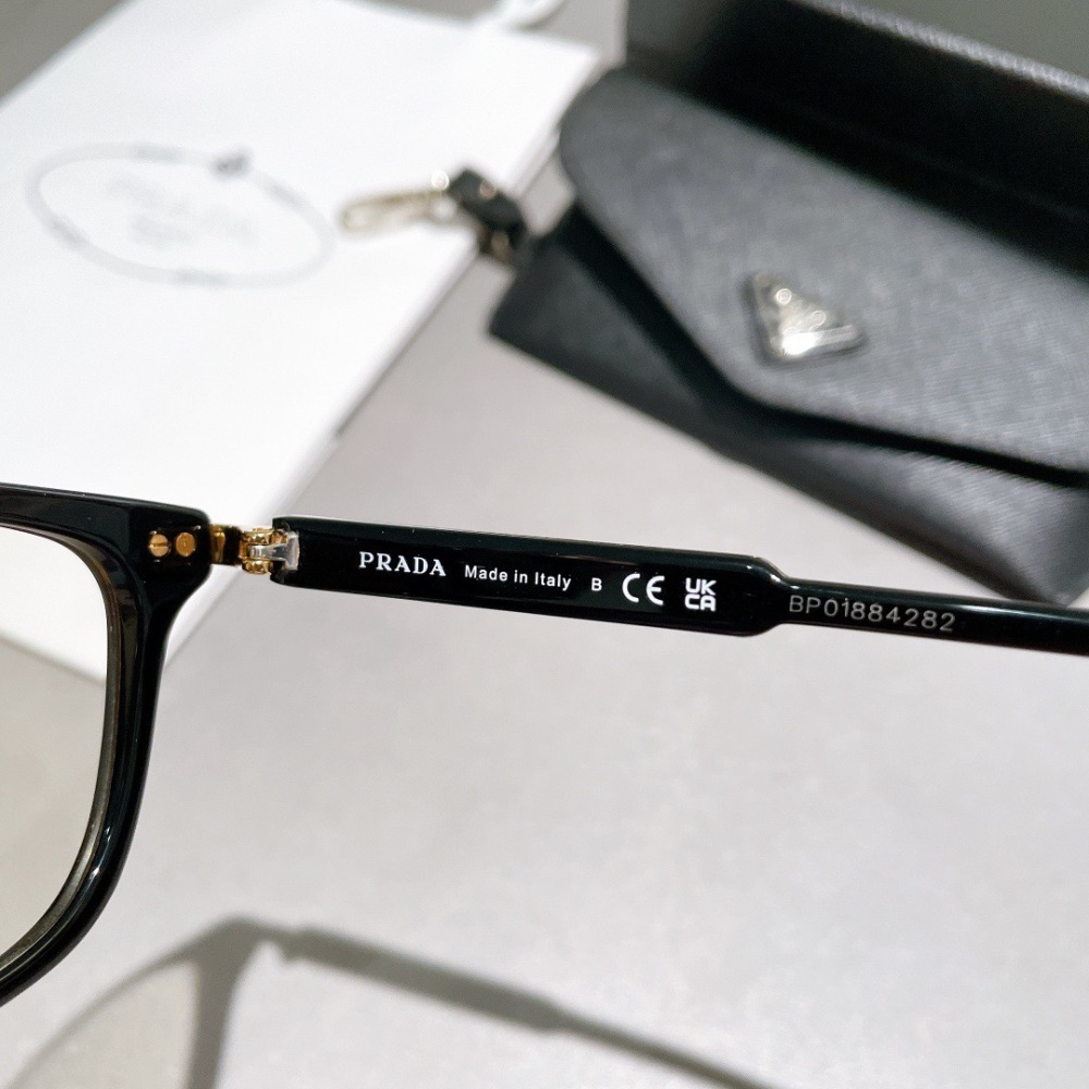 PRADA SUNGLASSES