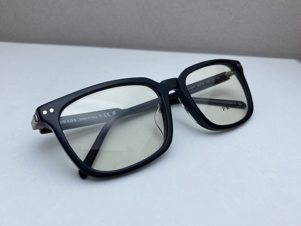 PRADA GLASSES