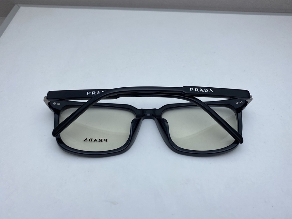PRADA GLASSES