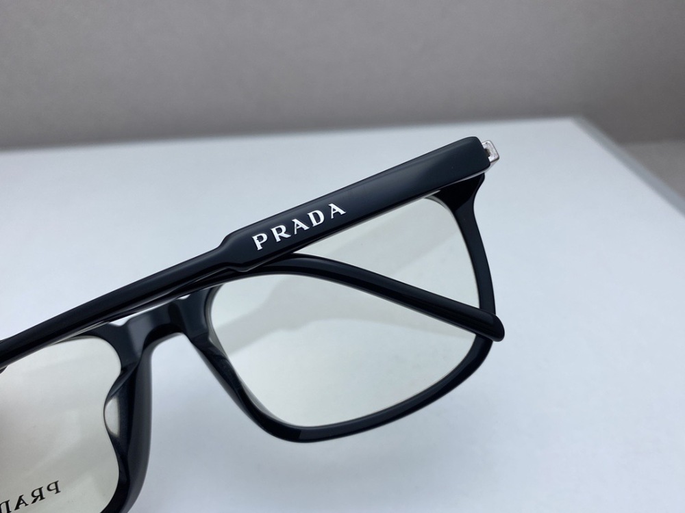 PRADA GLASSES