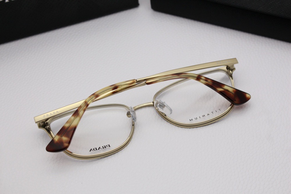 PRADA GLASSES