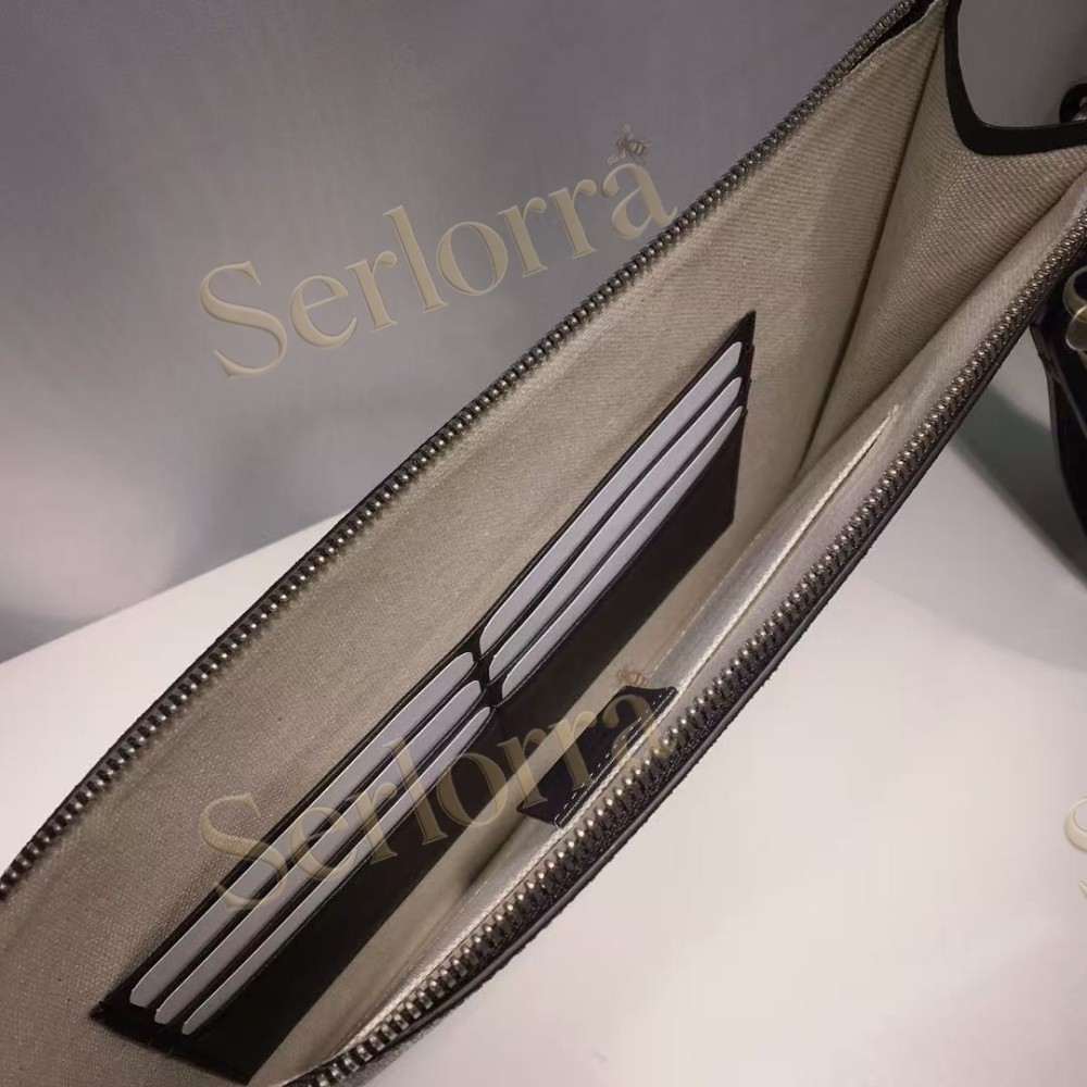 GUCCI GG SUPREME BEE PRINT POUCH