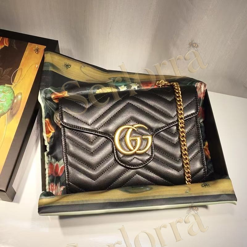 GUCCI GG SUPREME WEB POUCH