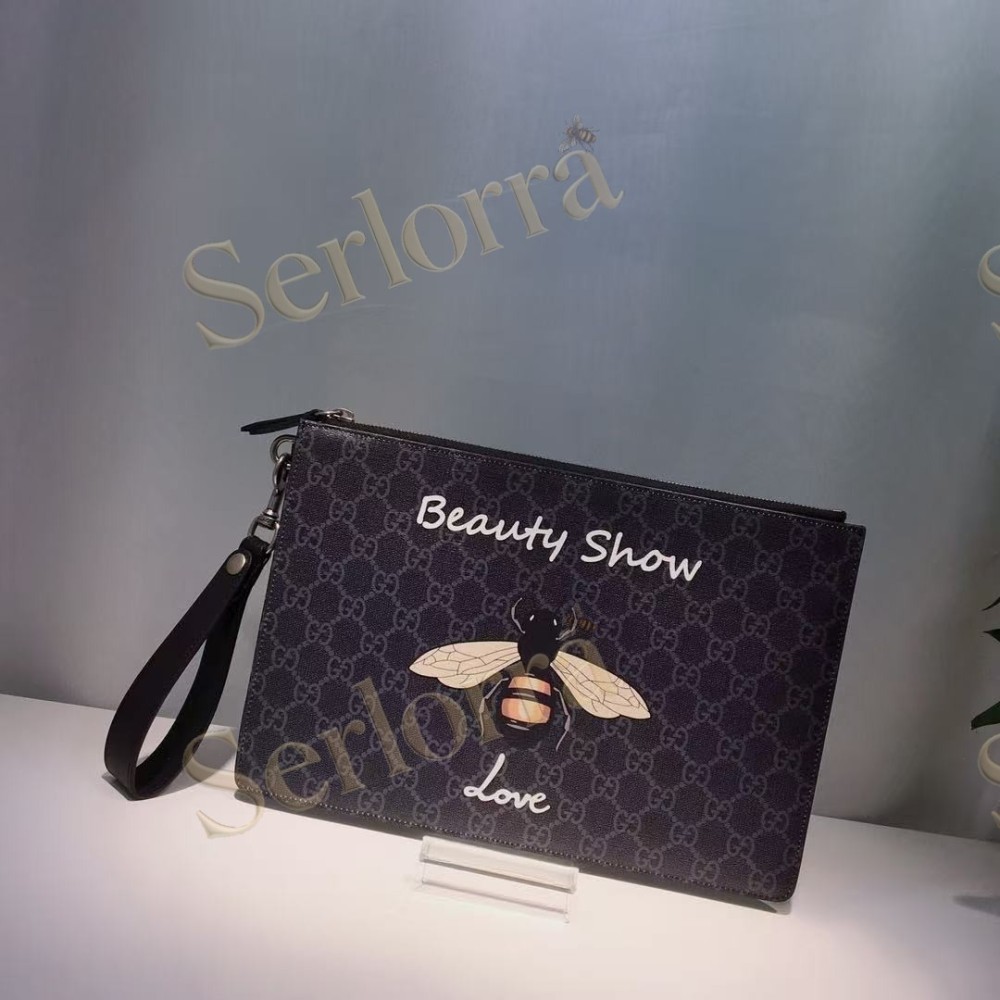 GUCCI GG SUPREME BEE PRINT POUCH