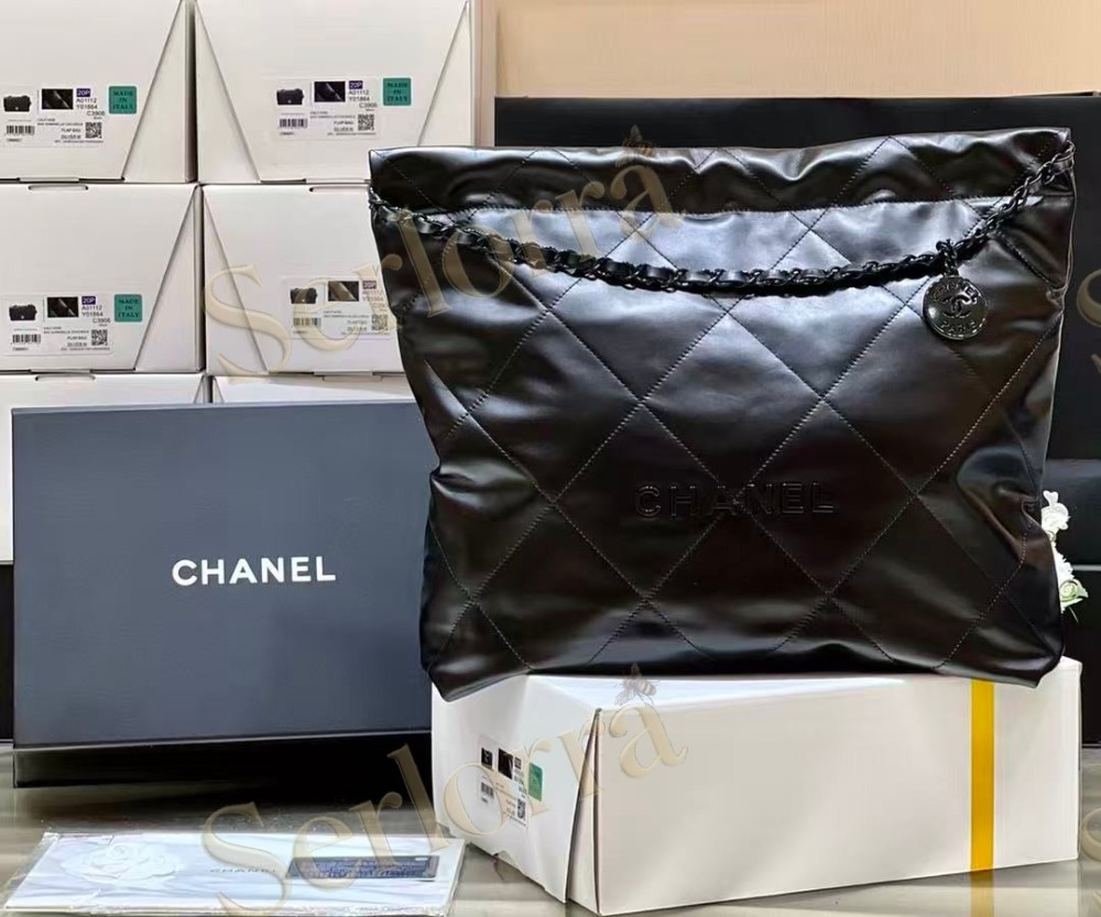 CHANEL MASTER 22 MEDIUM CALFSKIN HANDBAG