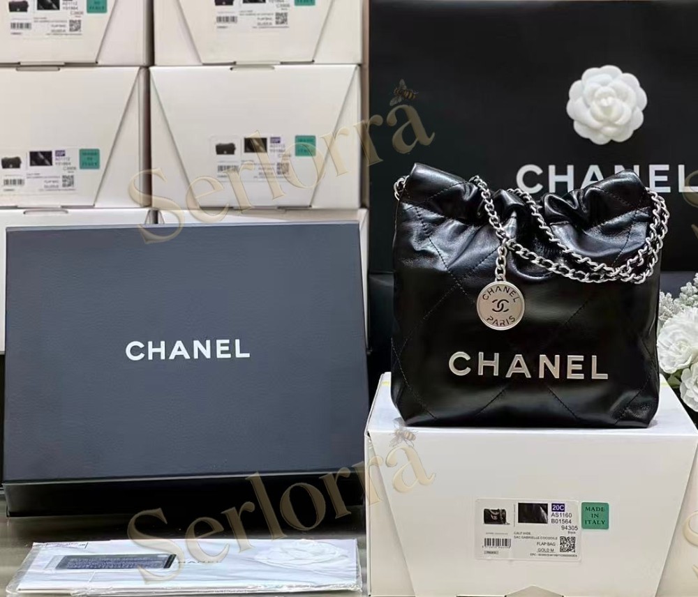 CHANEL MASTER 22 MINI ONDA VERDE CALFSKIN HANDBAG