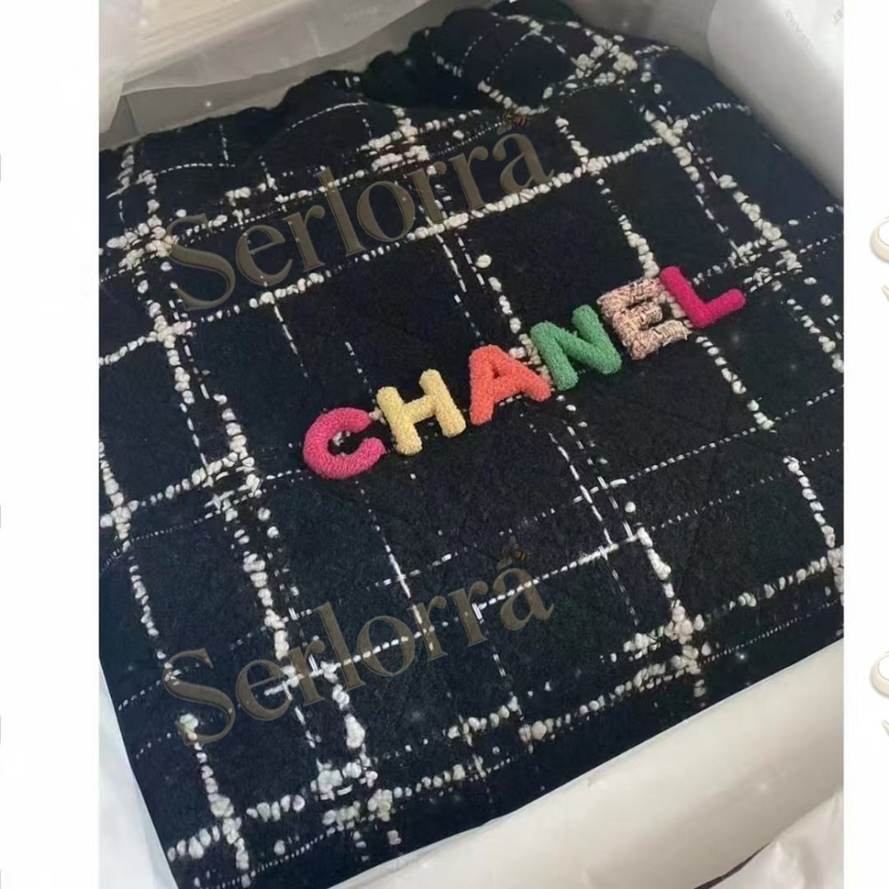 CHANEL MASTER 22 MEDIUM TWEED HANDBAG
