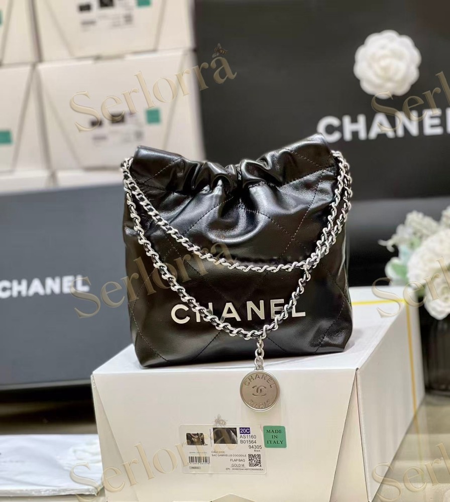 CHANEL MASTER 22 MINI ONDA VERDE CALFSKIN HANDBAG