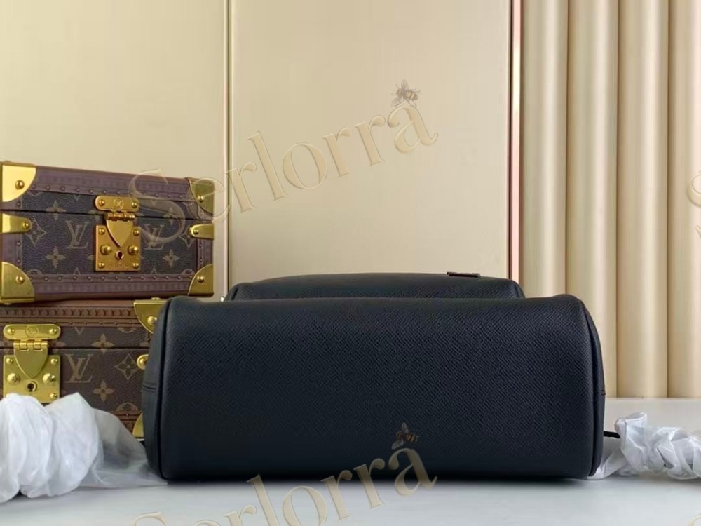 LOUIS VUITTON AVENUE BACKPACK