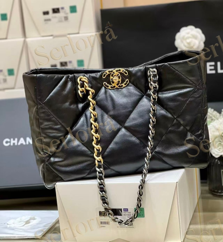 CHANEL MASTER GOATSKIN QUILTED 19 BAG SHOPPING BAG BLACK