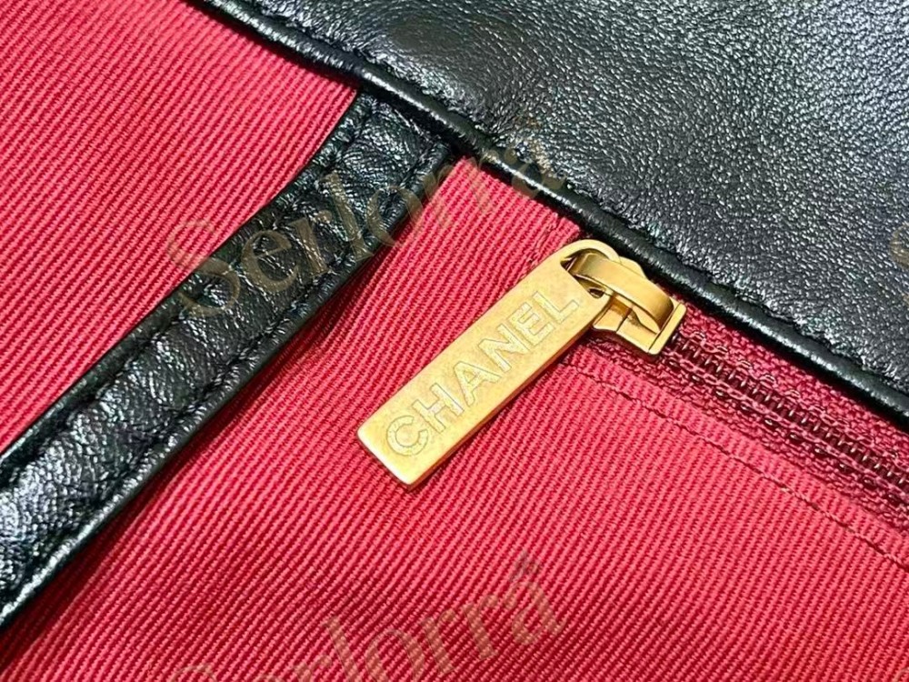 CHANEL MASTER GOATSKIN QUILTED 19 BAG SHOPPING BAG BLACK