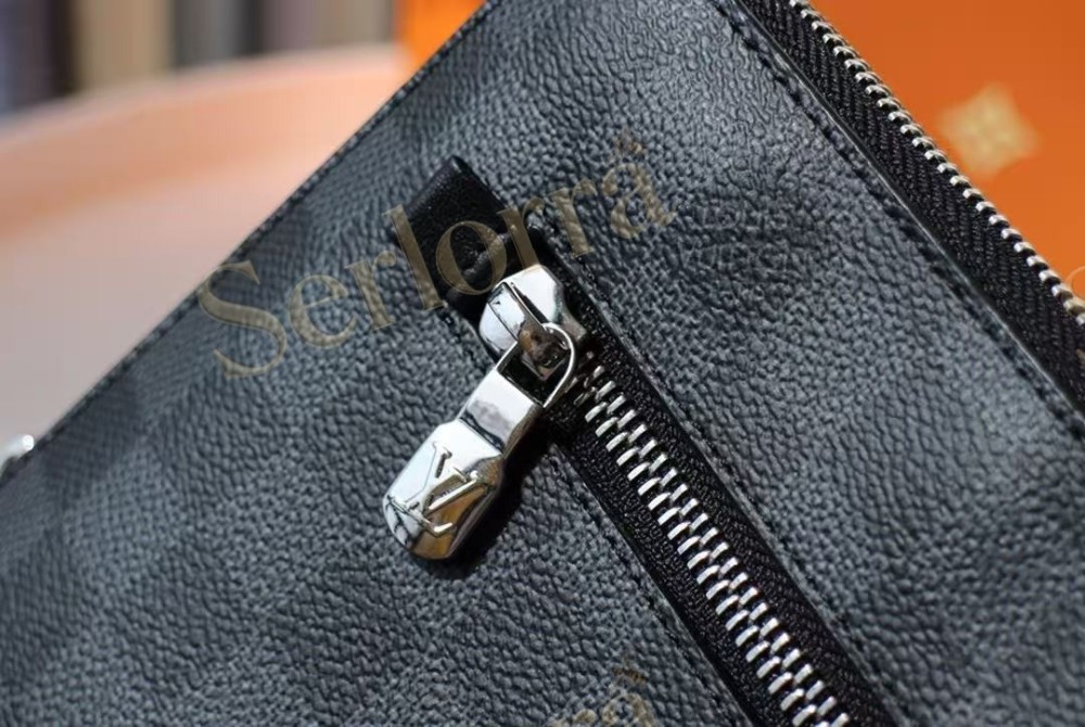 LOUIS VUITTON TAKEOFF POUCH